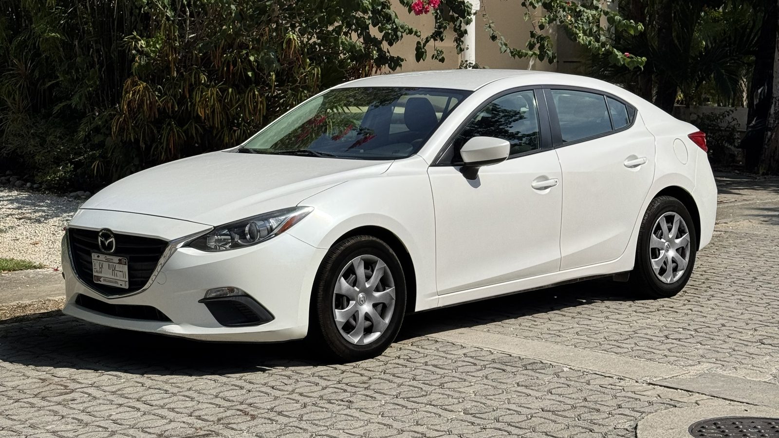 Mazda 3 — sedan available for monthly rental in the Riviera Maya, Mexico